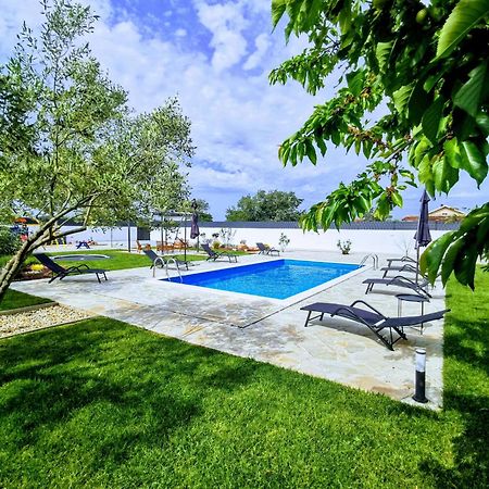 Holiday Home Aprilis With Pool, Jacuzzi And Sauna Galovac  Eksteriør bilde
