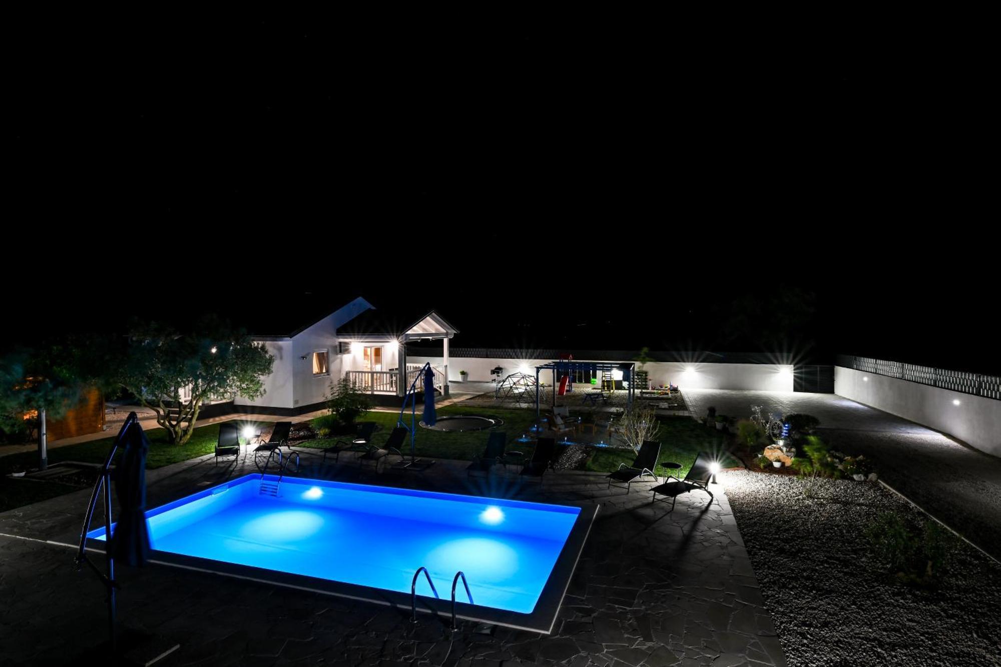 Holiday Home Aprilis With Pool, Jacuzzi And Sauna Galovac  Eksteriør bilde