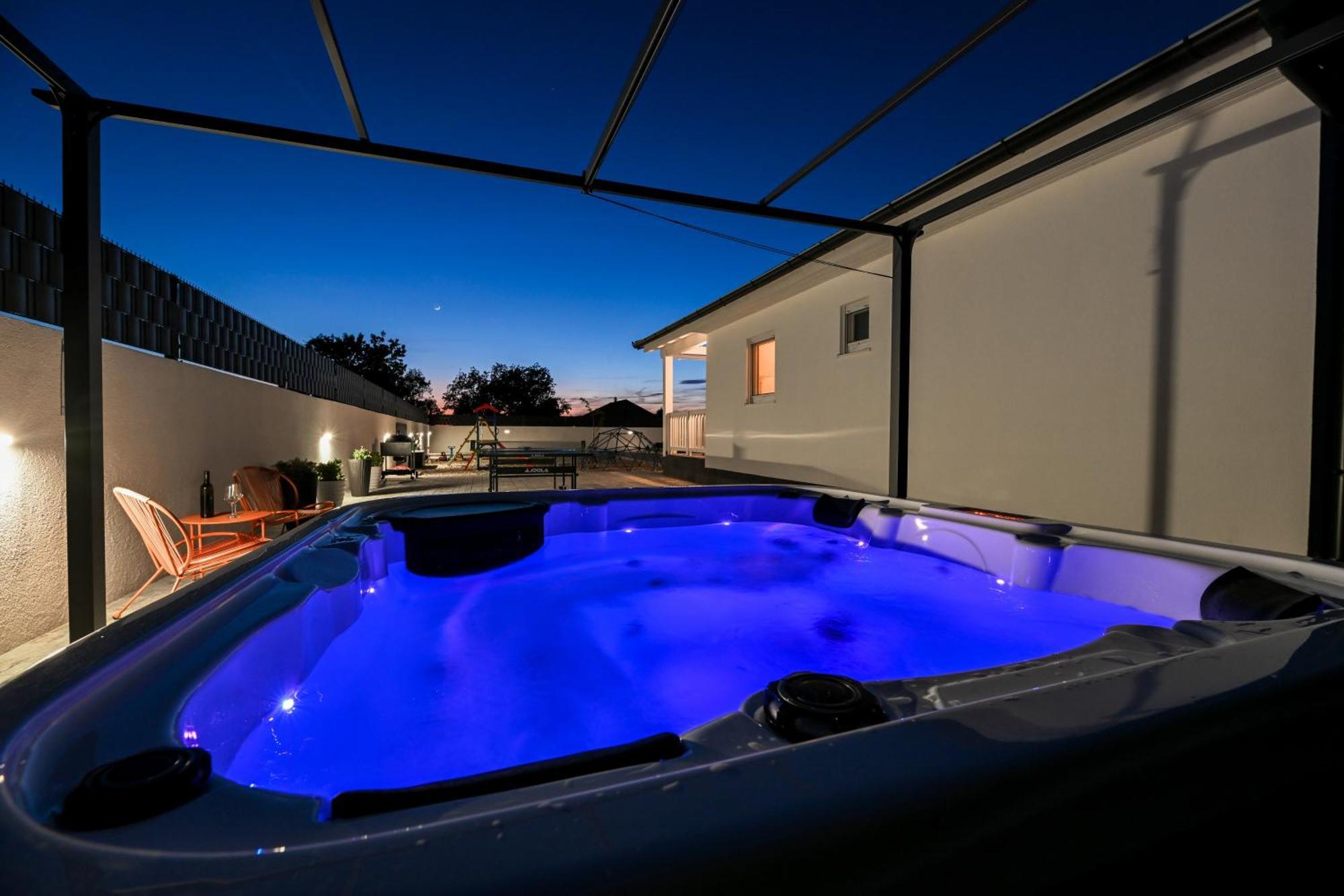 Holiday Home Aprilis With Pool, Jacuzzi And Sauna Galovac  Eksteriør bilde