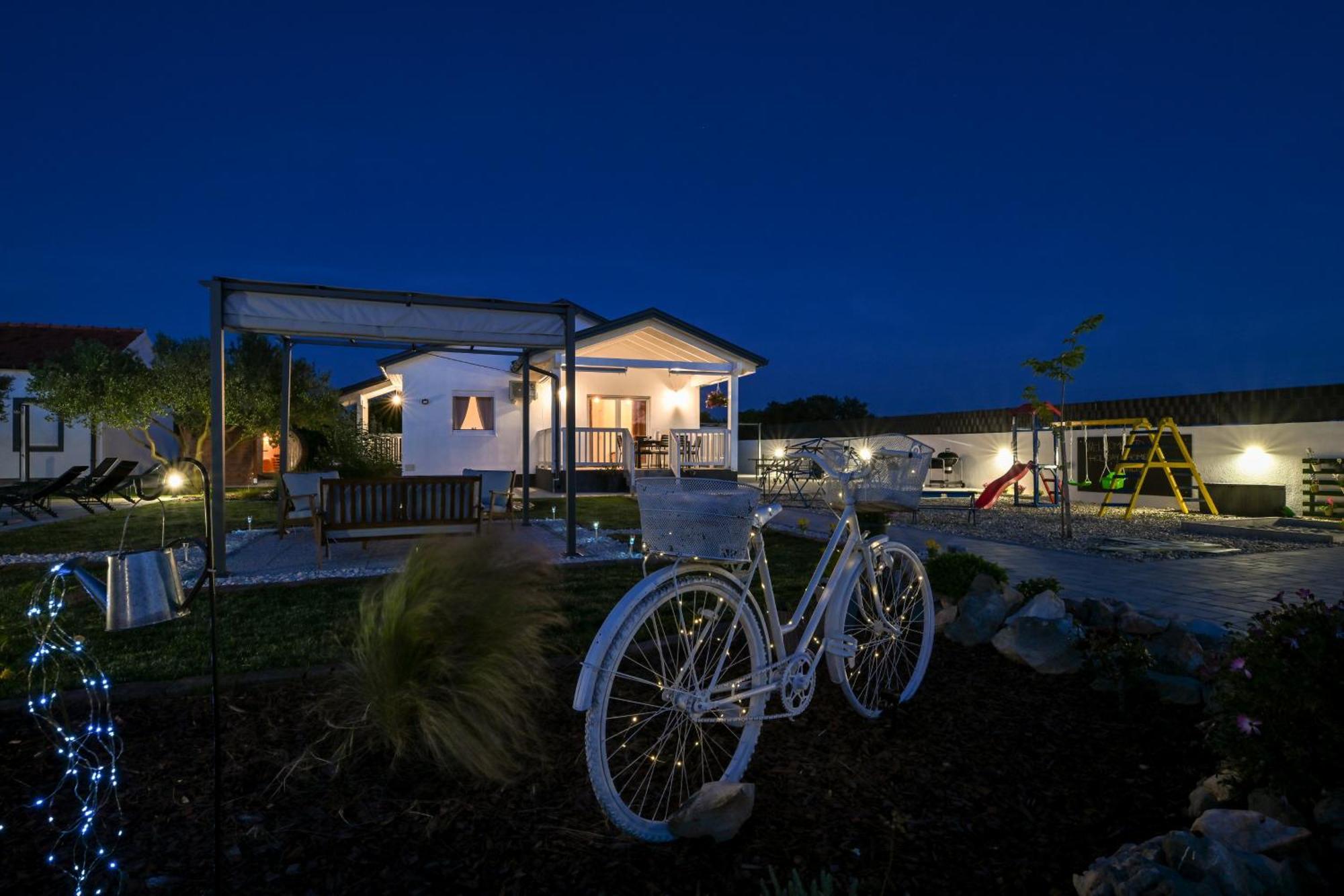 Holiday Home Aprilis With Pool, Jacuzzi And Sauna Galovac  Eksteriør bilde