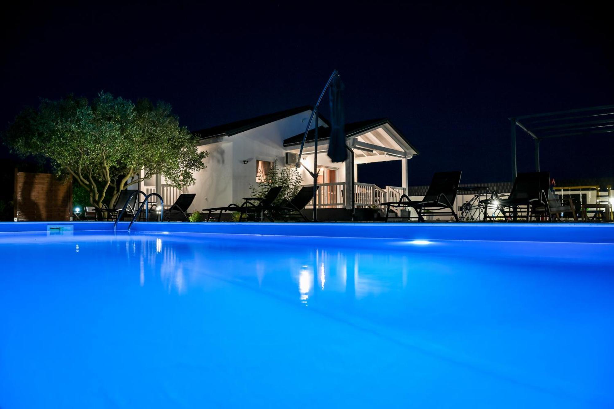 Holiday Home Aprilis With Pool, Jacuzzi And Sauna Galovac  Eksteriør bilde