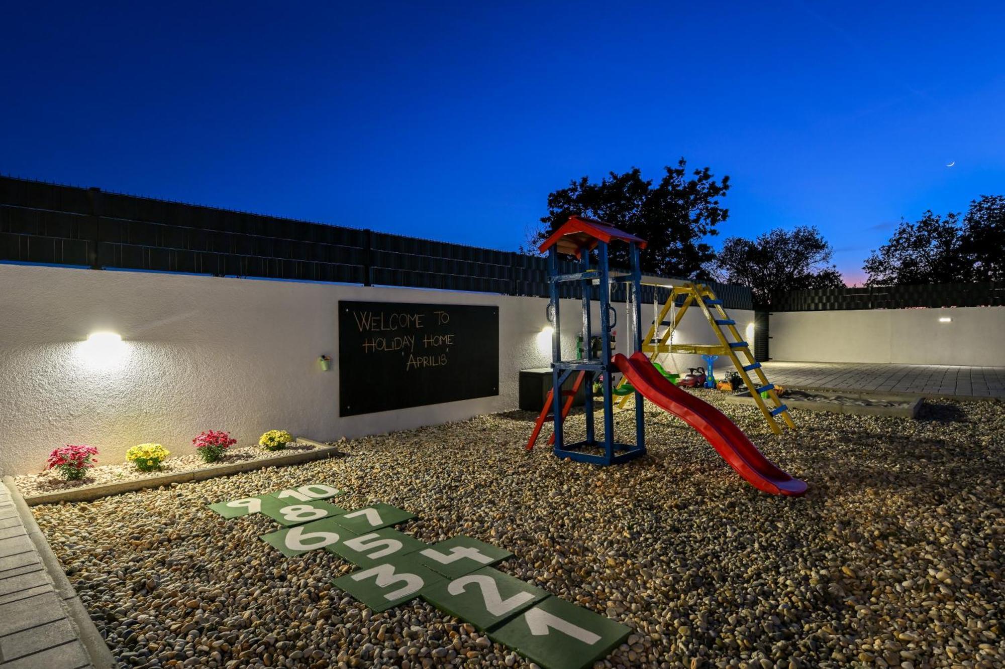 Holiday Home Aprilis With Pool, Jacuzzi And Sauna Galovac  Eksteriør bilde