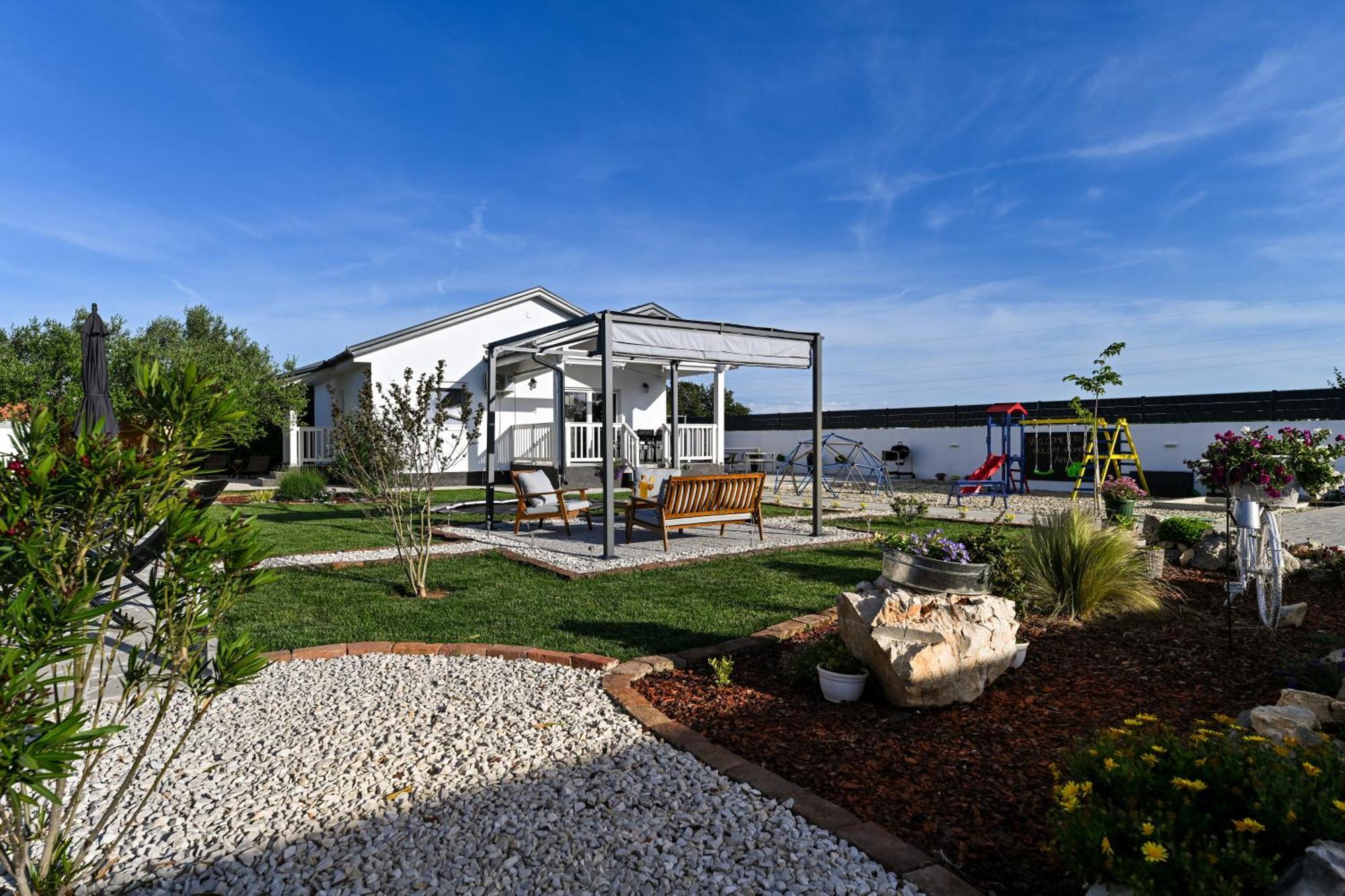 Holiday Home Aprilis With Pool, Jacuzzi And Sauna Galovac  Eksteriør bilde