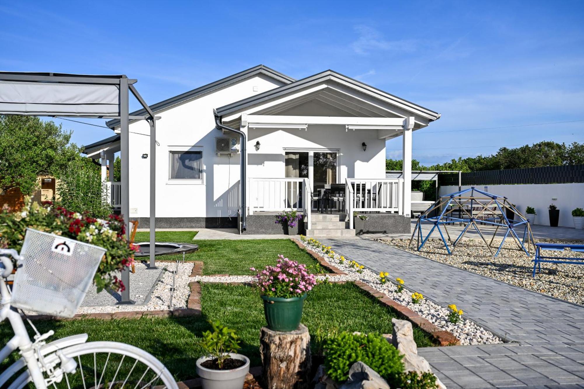 Holiday Home Aprilis With Pool, Jacuzzi And Sauna Galovac  Eksteriør bilde